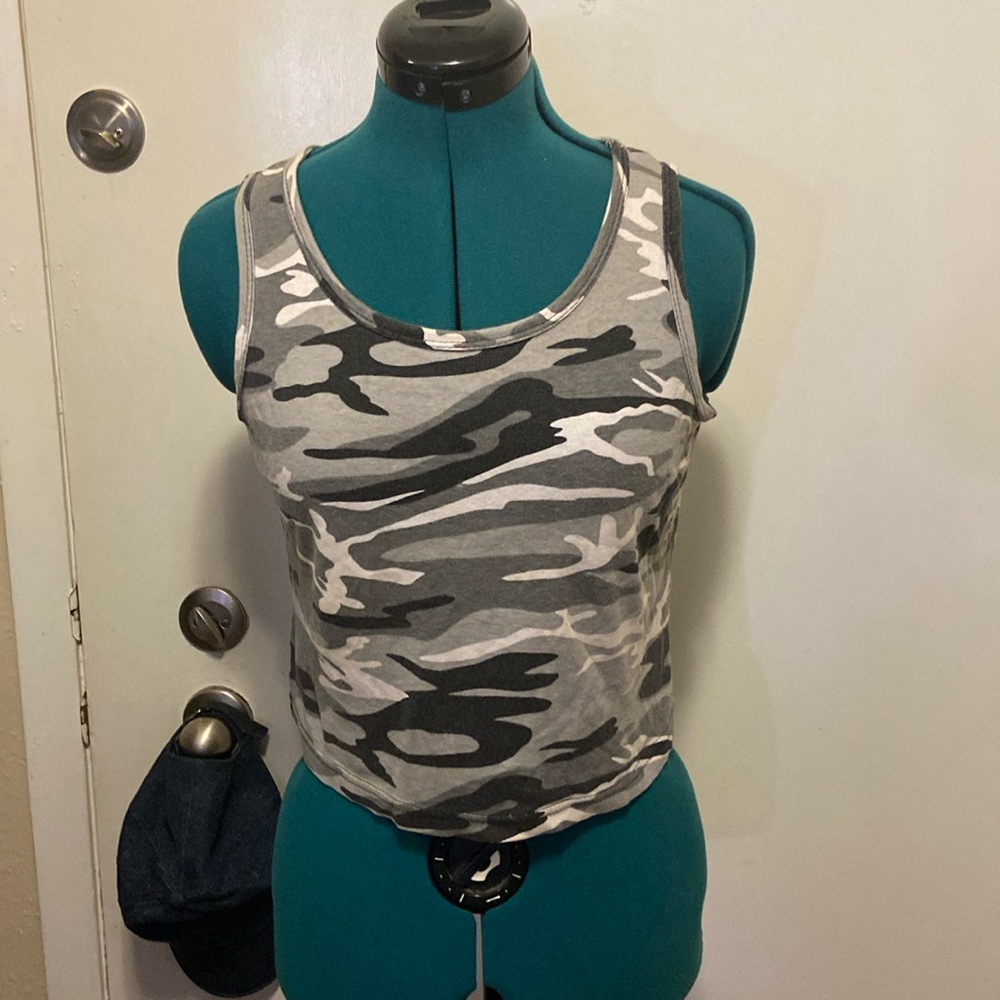 Helium Paris CAMO print Crop top Tank Lg